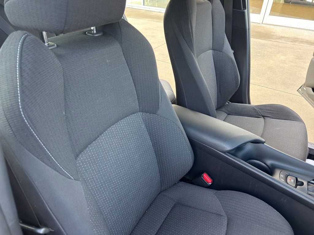 Used 2019 Toyota C-HR LE FWD image 27