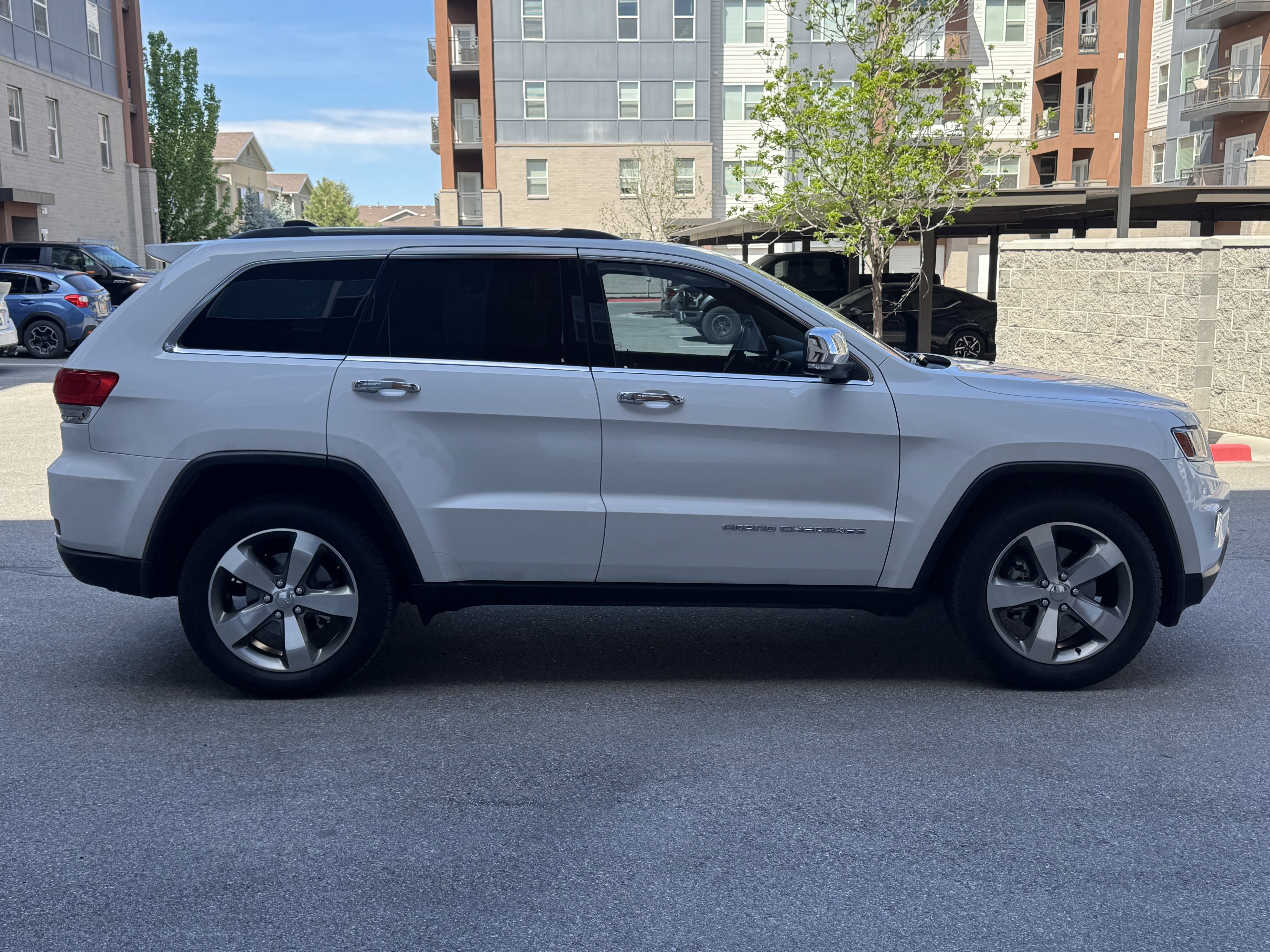 Used 2014 Jeep Grand Cherokee Limited image 8