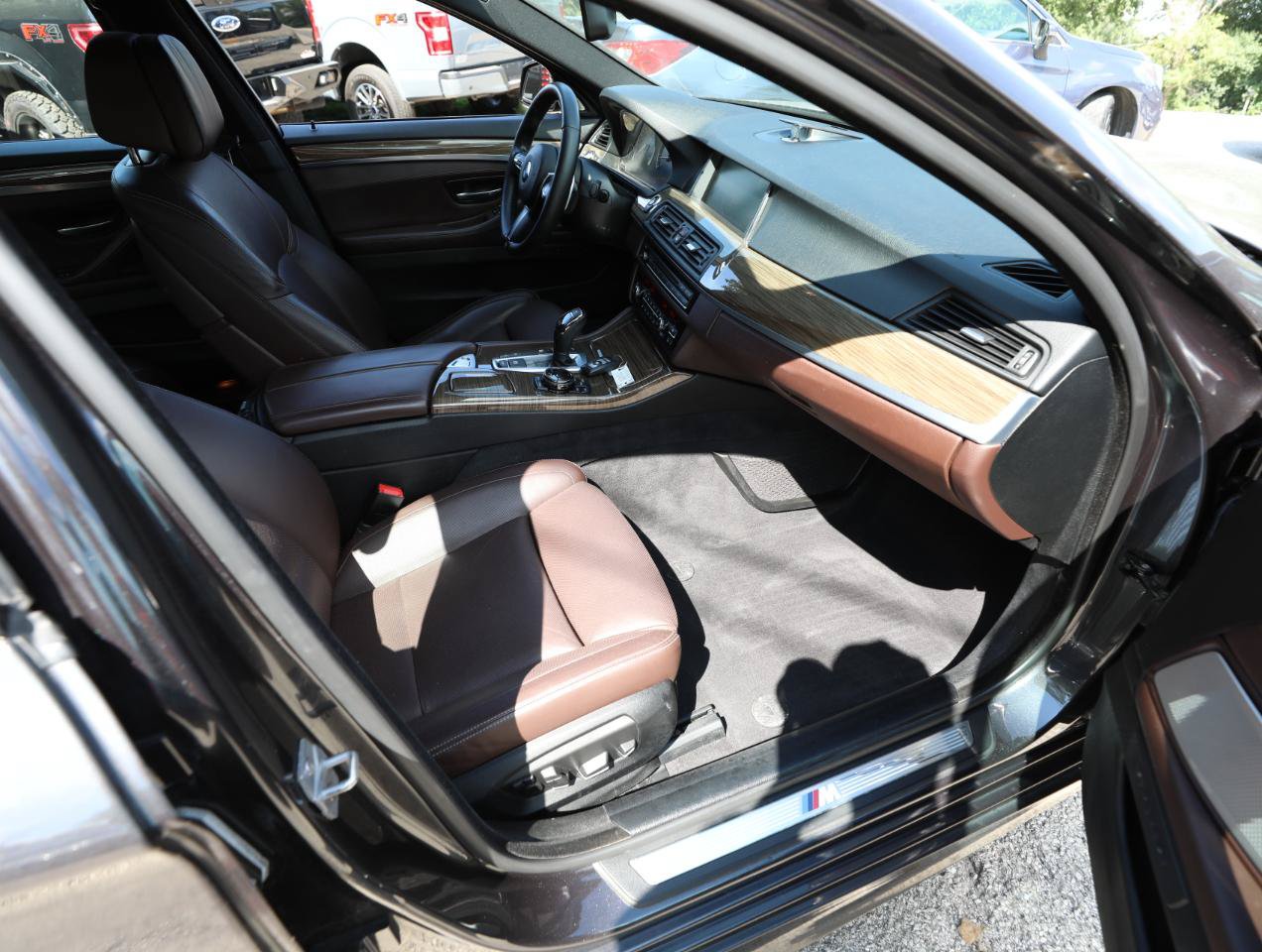 Used 2014 BMW 550i xDrive Sedan AWD/4WD image 10