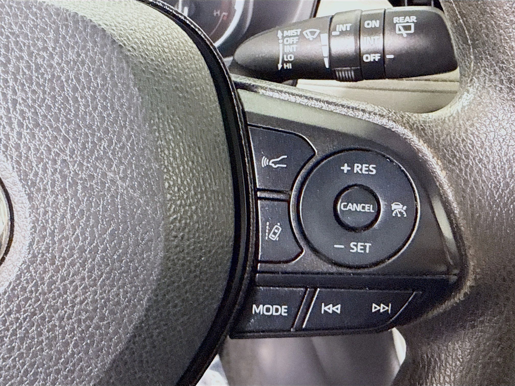 Used 2023 Toyota RAV4 XLE image 15