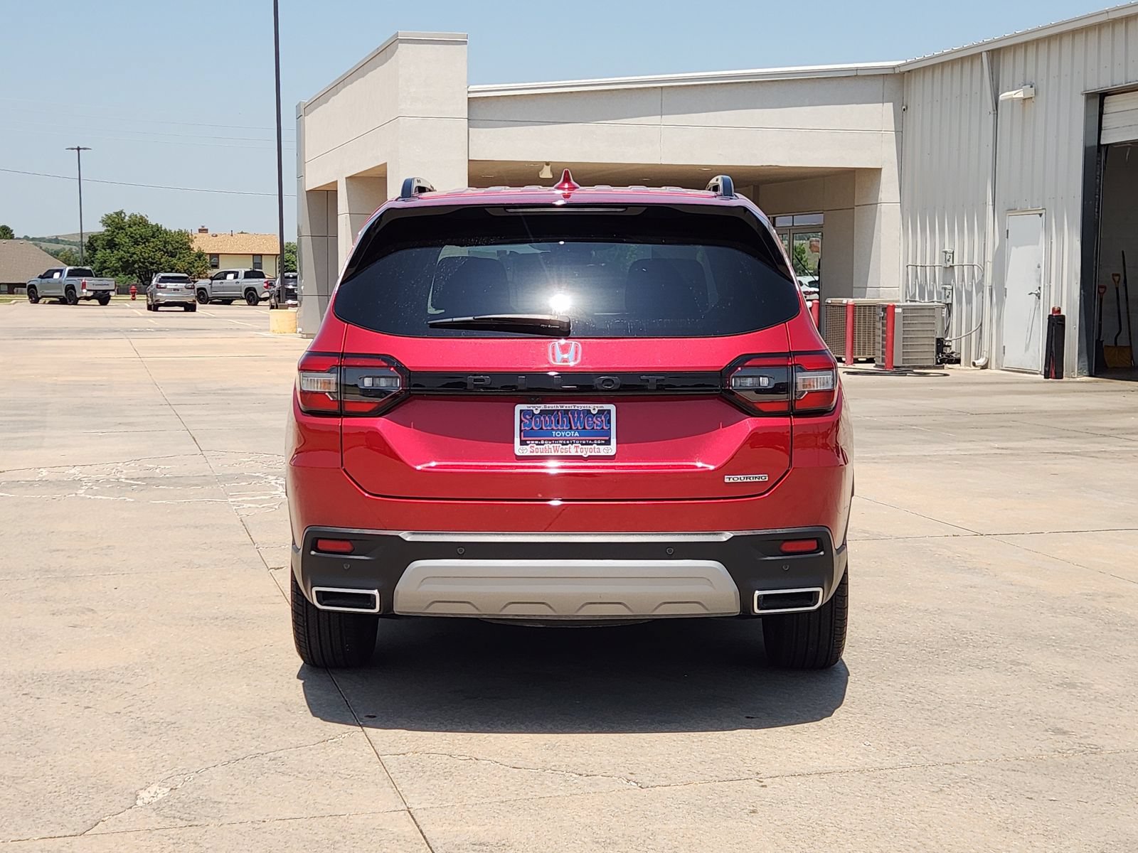 Used 2025 Honda Pilot Touring image 8