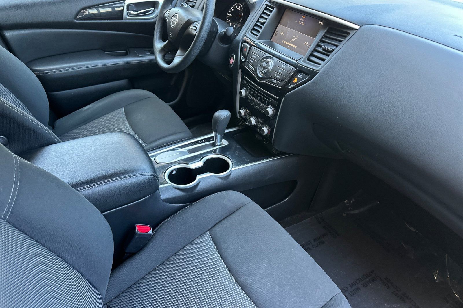 Used 2020 Nissan Pathfinder S FWD image 16
