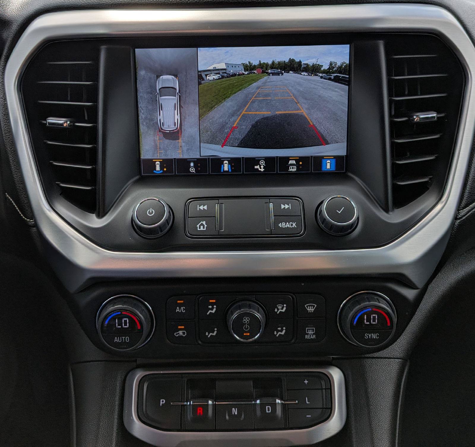 Used 2023 GMC Acadia SLT w/ Elevation Edition AWD/4WD image 19