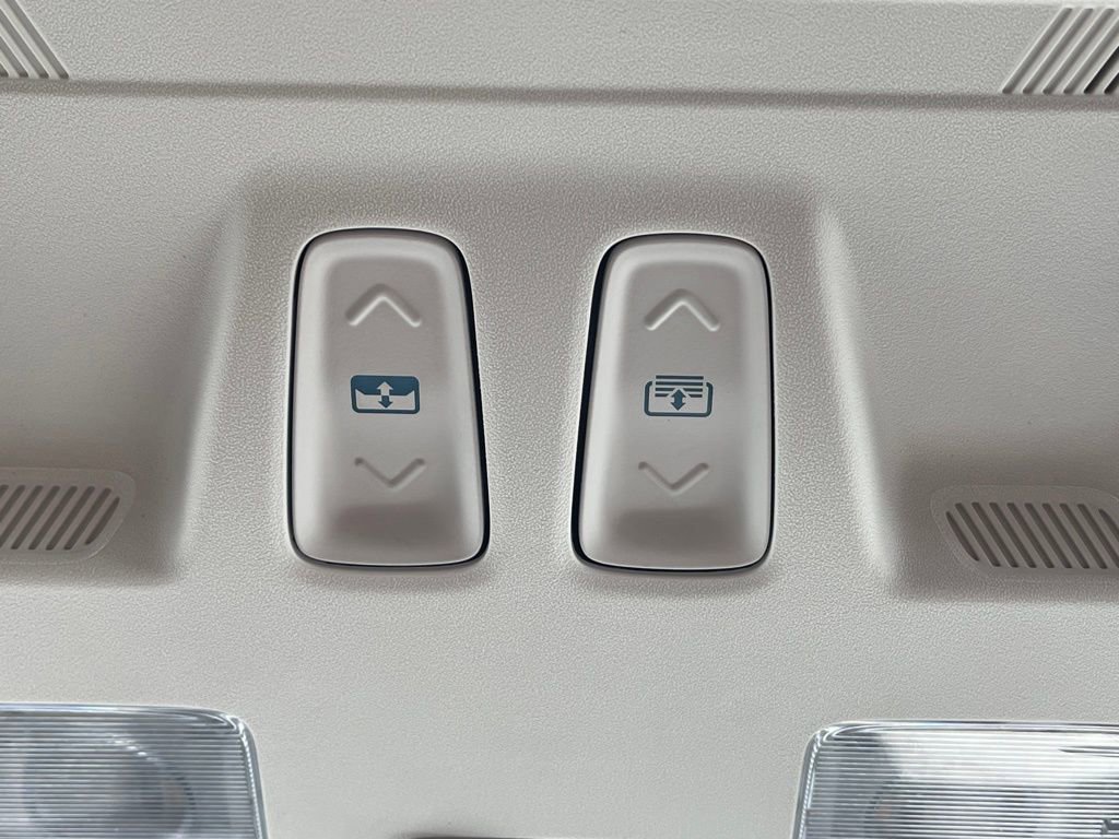 New 2025 Ford Escape SE w/ PHEV Premium Package image 17