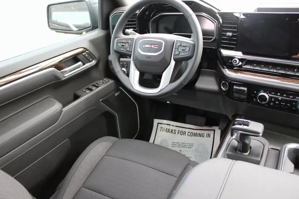 New 2025 GMC Sierra 1500 Elevation image 31