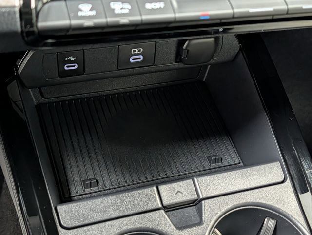 Used 2026 Toyota Prius XLE image 24