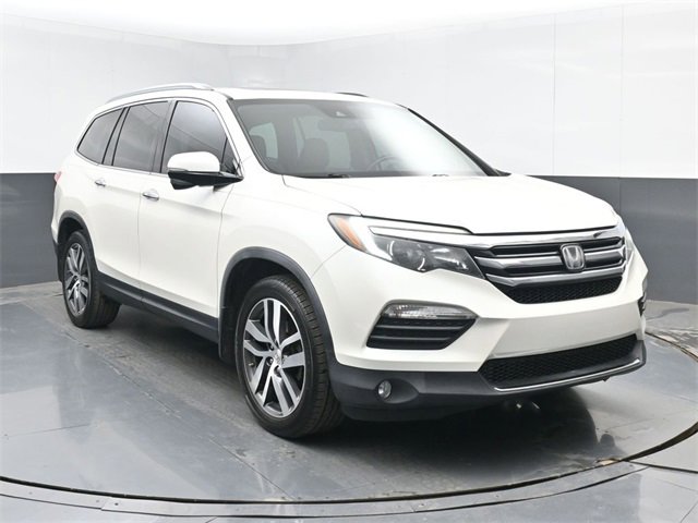 Used 2017 Honda Pilot Touring image 2