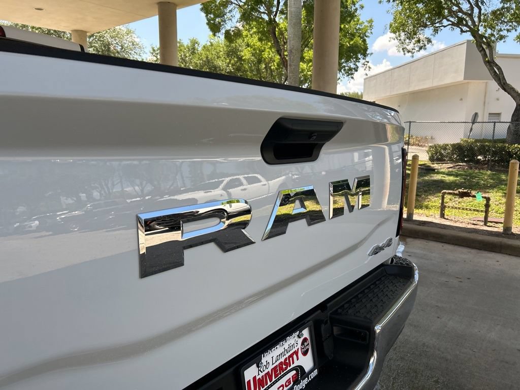 Used 2025 RAM 3500 Tradesman w/ Chrome Appearance Group AWD/4WD image 21