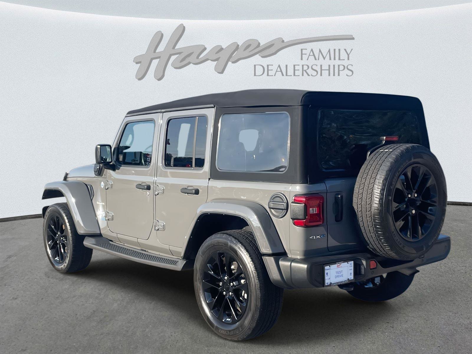 Used 2021 Jeep Wrangler Unlimited Sahara w/ Safety Group image 34