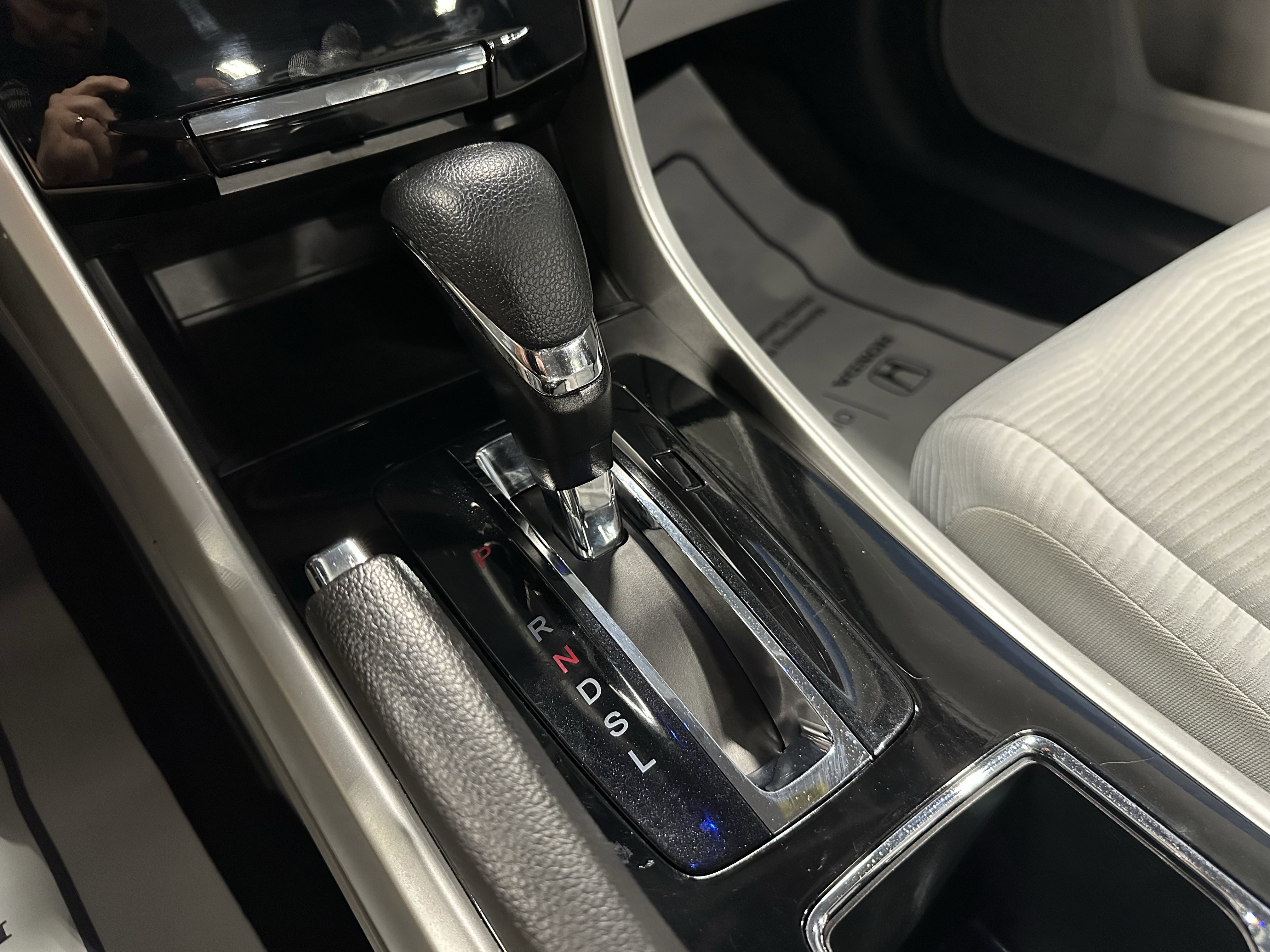 Used 2017 Honda Accord LX image 13
