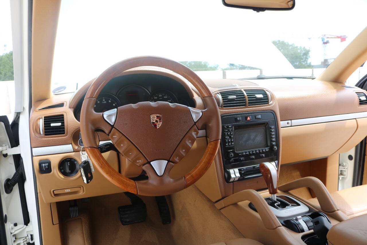 Used 2008 Porsche Cayenne AWD/4WD image 21