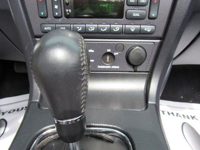 Used 2005 Ford Thunderbird RWD image 25