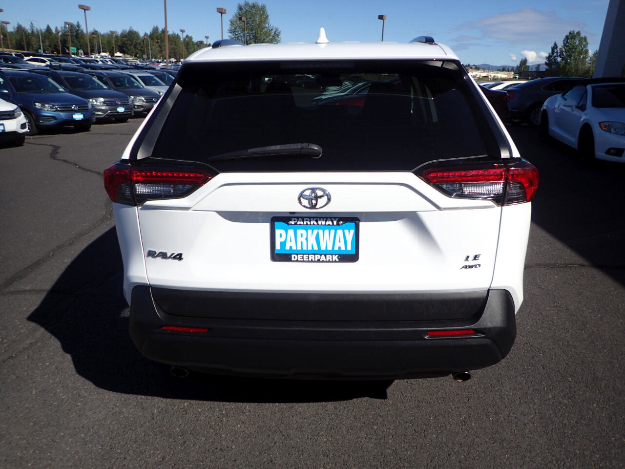 Used 2021 Toyota RAV4 LE image 4