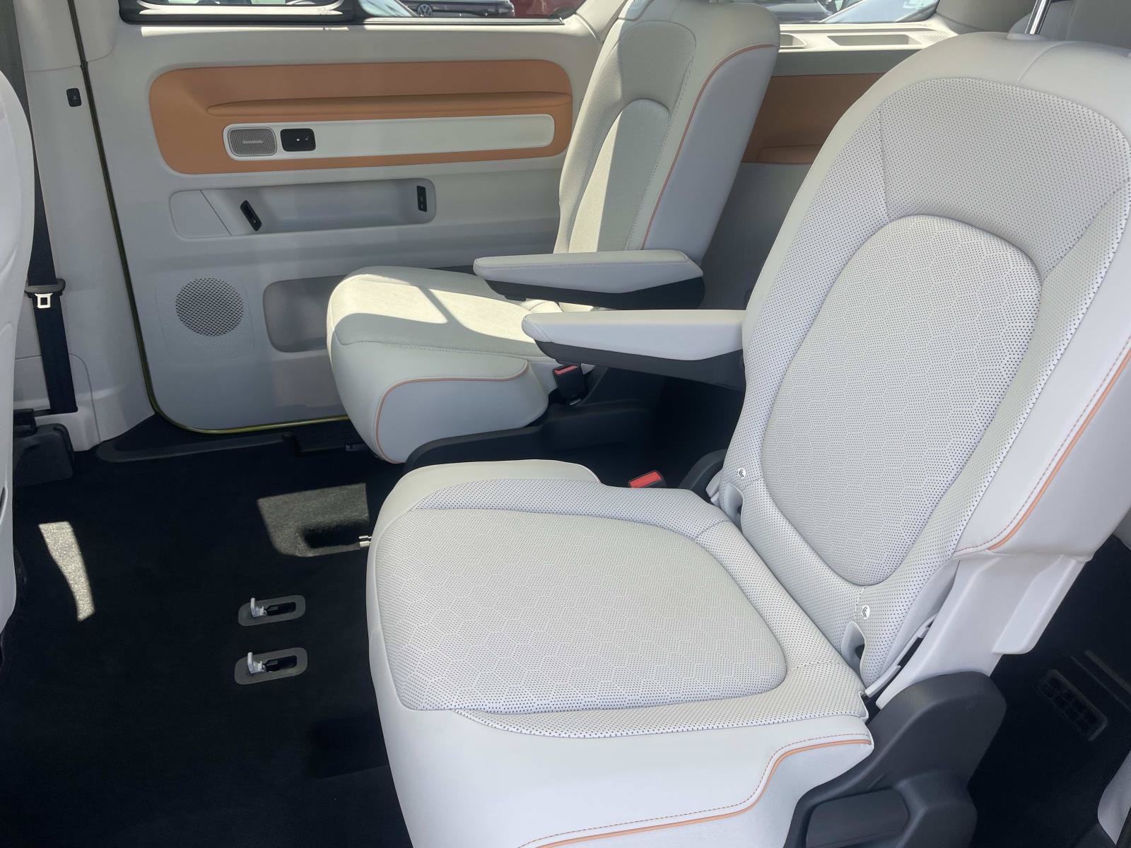 Certified 2025 Volkswagen ID. Buzz Pro S Plus AWD/4WD image 26