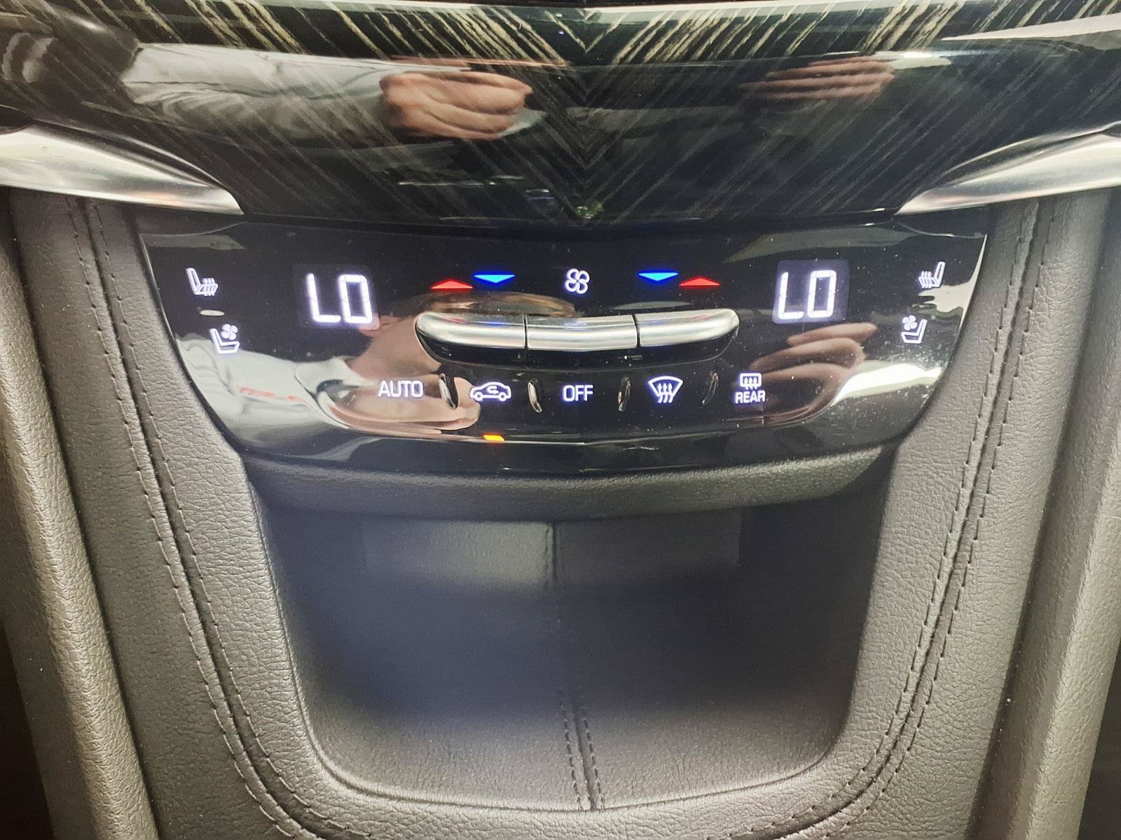 Certified 2023 Cadillac XT6 Premium Luxury w/ Technology Package FWD image 20