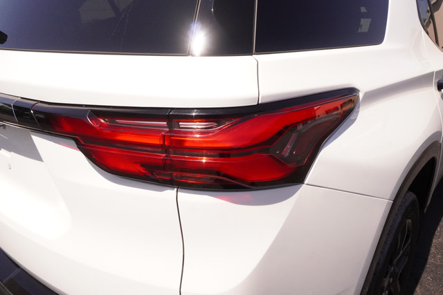 Used 2023 Chevrolet Traverse Premier w/ Redline Edition FWD image 32