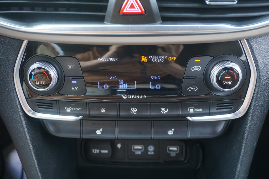 Used 2020 Hyundai Santa Fe SEL w/ Convenience Package FWD image 14