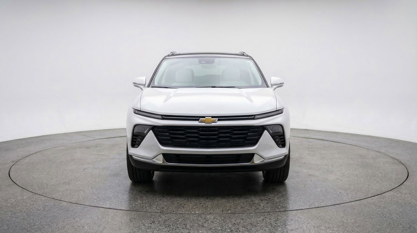 Used 2025 Chevrolet Blazer LT FWD image 2