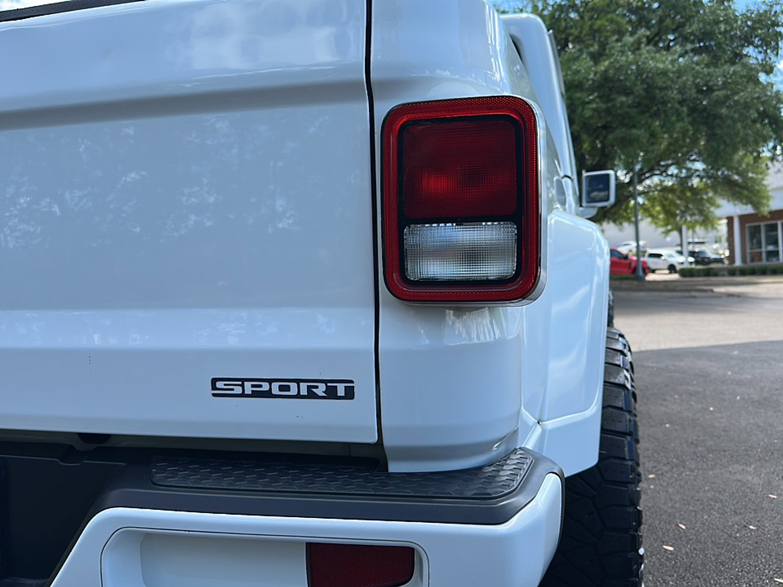 Used 2020 Jeep Gladiator Sport w/ Quick Order Package 24S image 8