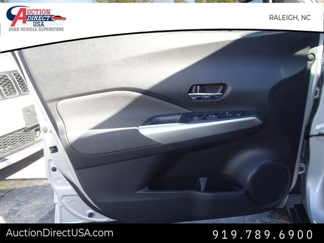 Used 2020 Nissan Kicks SV image 16