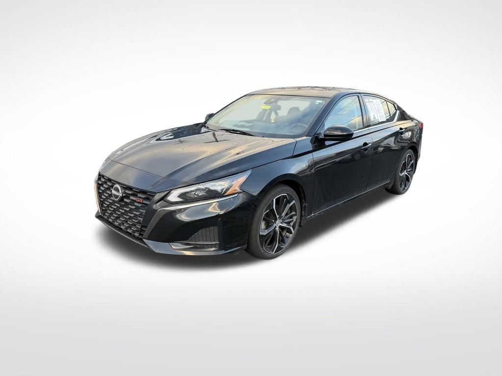 Used 2023 Nissan Altima 2.5 SR w/ SR Premium Package image 6