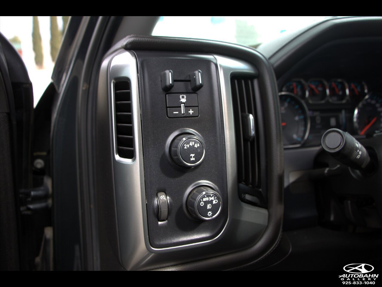 Used 2019 Chevrolet Silverado 2500 LTZ w/ Duramax Plus Package AWD/4WD image 27