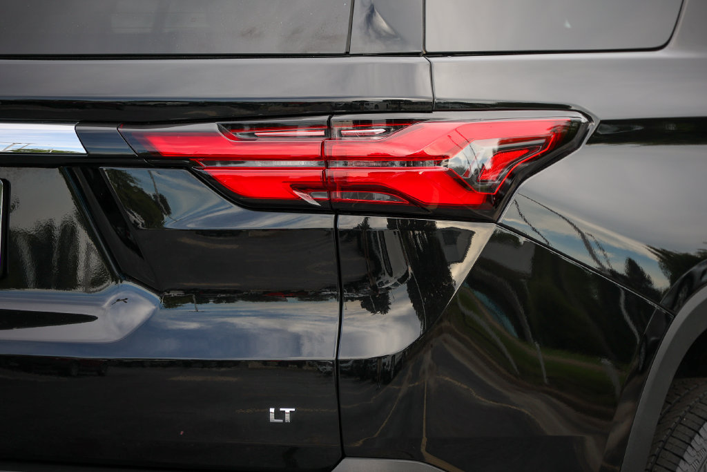 Used 2023 Chevrolet Traverse LT FWD image 31