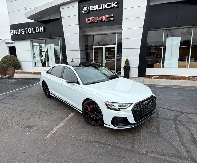 Used 2023 Audi S8 w/ S8 Executive Package image 2