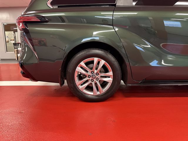 Certified 2023 Toyota Sienna Limited AWD/4WD image 29