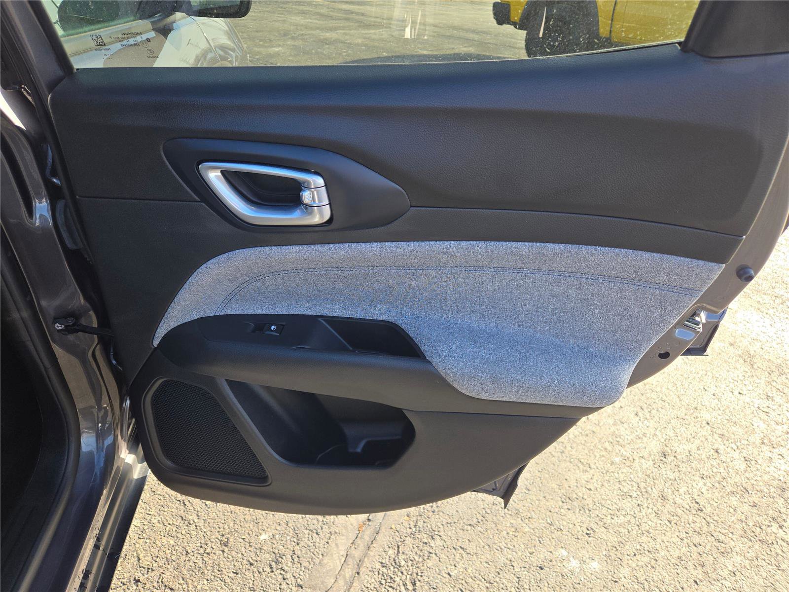 Used 2024 Jeep Compass Sport image 10