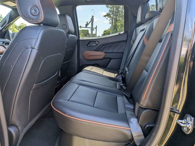 Used 2024 GMC Canyon AT4 w/ AT4 Premium Package AWD/4WD image 9