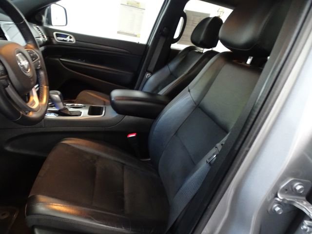 Used 2021 Jeep Grand Cherokee Laredo X image 2