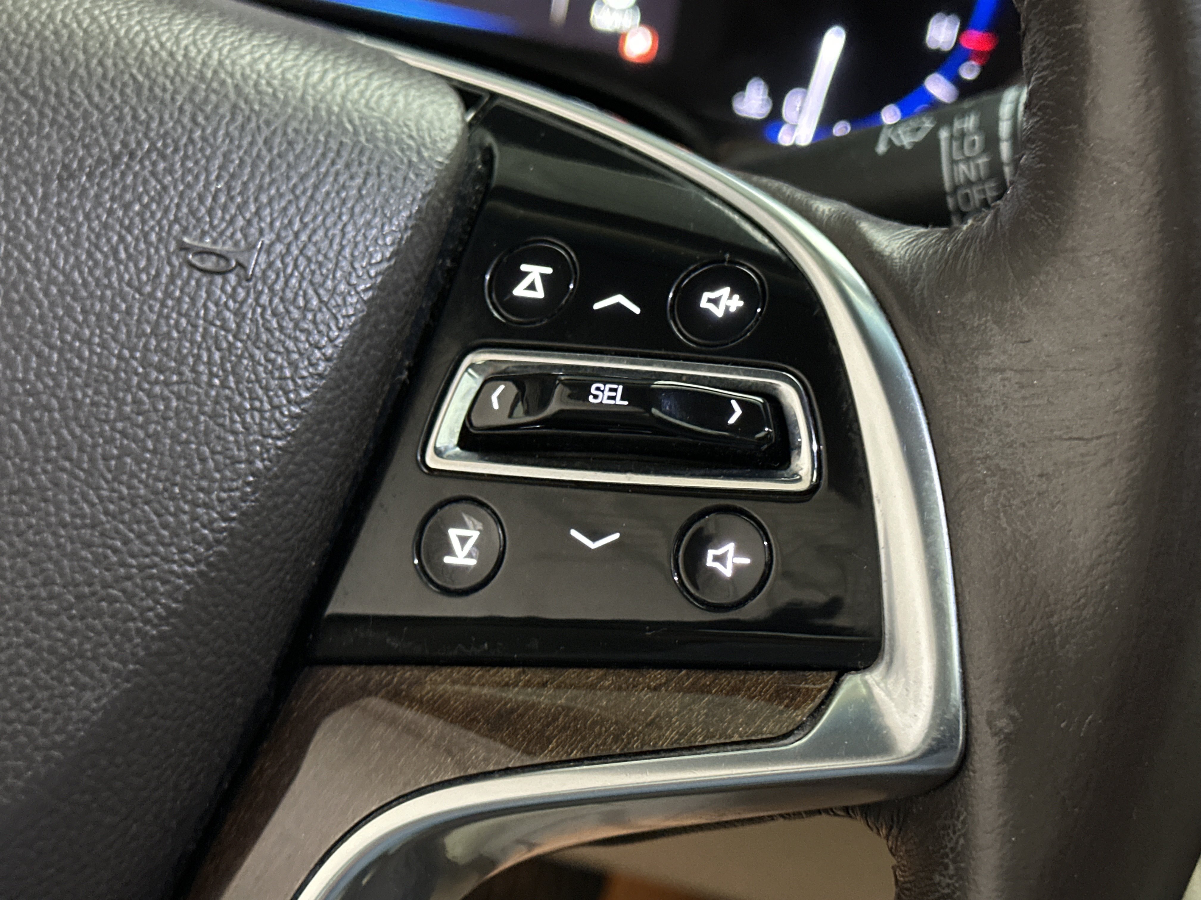 Used 2013 Cadillac XTS Luxury w/ Driver Awareness Package AWD/4WD image 29