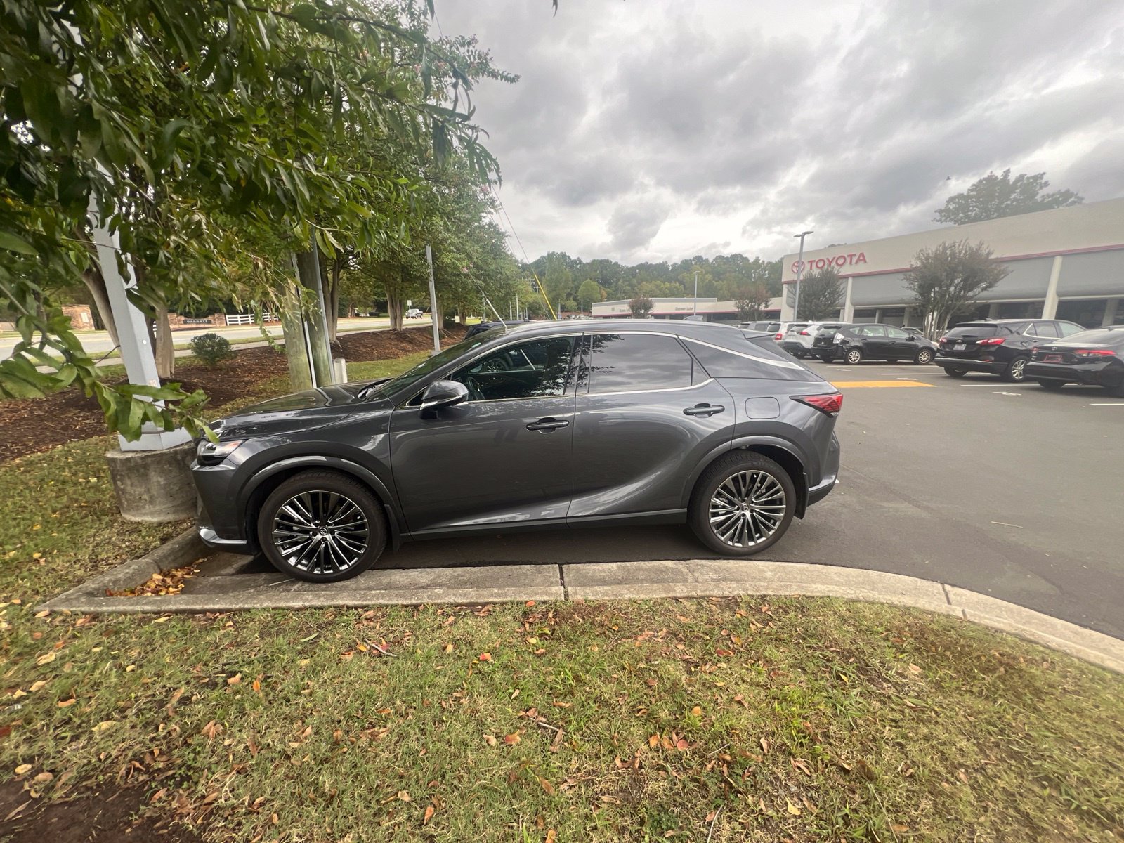 Used 2025 Lexus RX 450h AWD w/ Convenience Package image 22