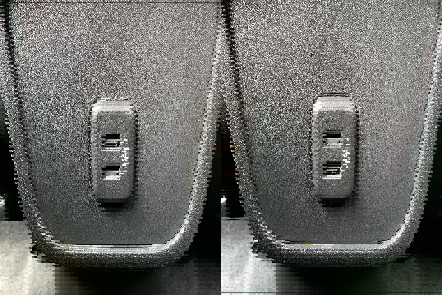 Used 2024 GMC Terrain SLE w/ Elevation Edition image 34