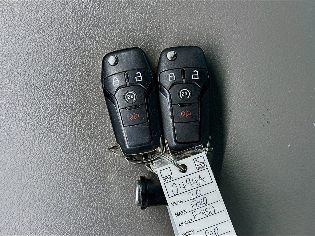 Used 2020 Ford F450 XL w/ Power Equipment Group image 33