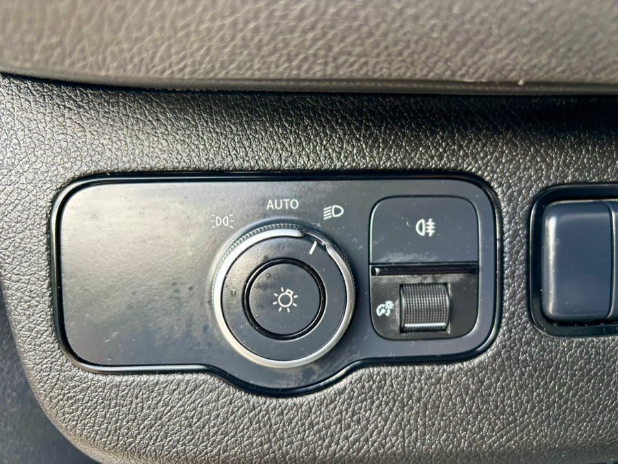 Used 2023 Mercedes-Benz Sprinter 3500 image 24