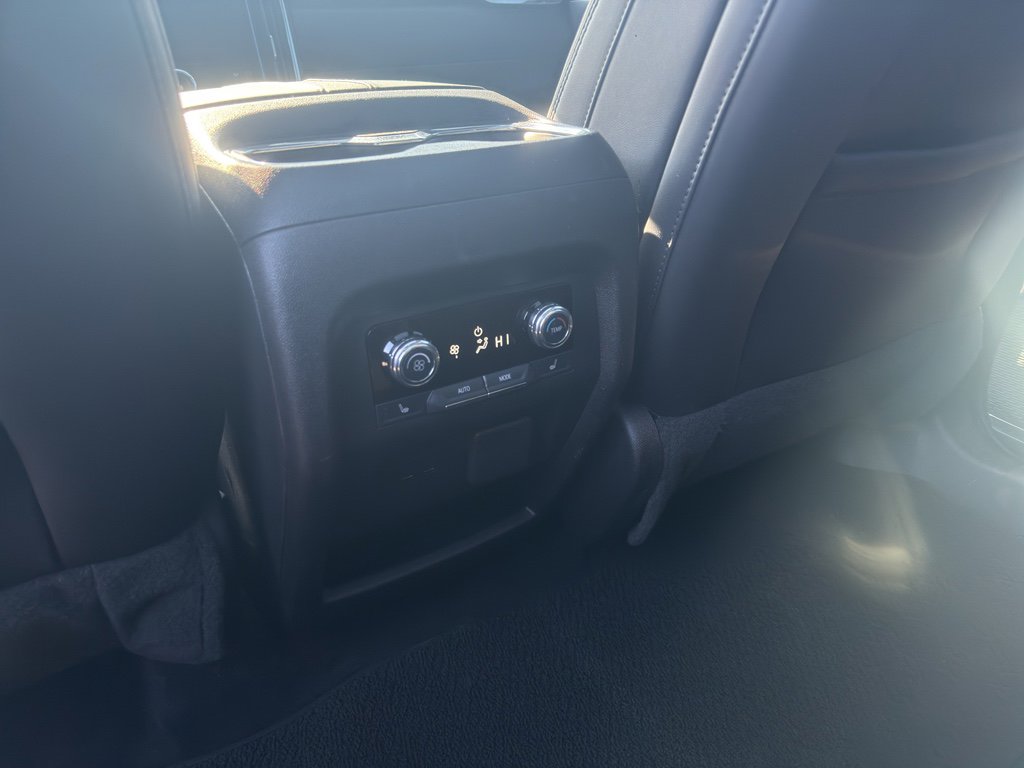 Used 2025 GMC Acadia Denali w/ Super Cruise Package FWD image 9