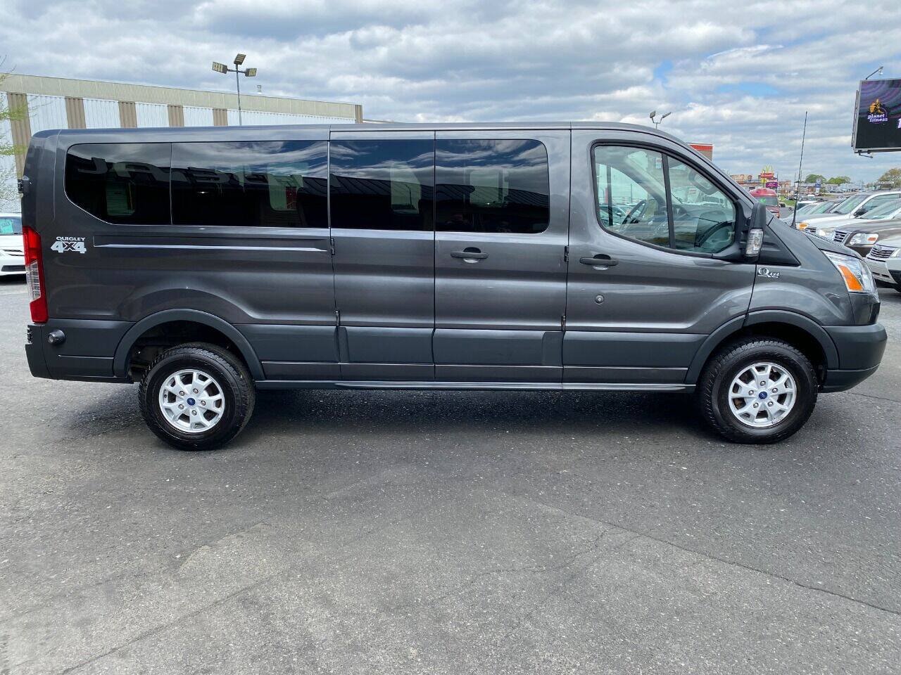 Used 2016 Ford Transit 350 XLT RWD image 6