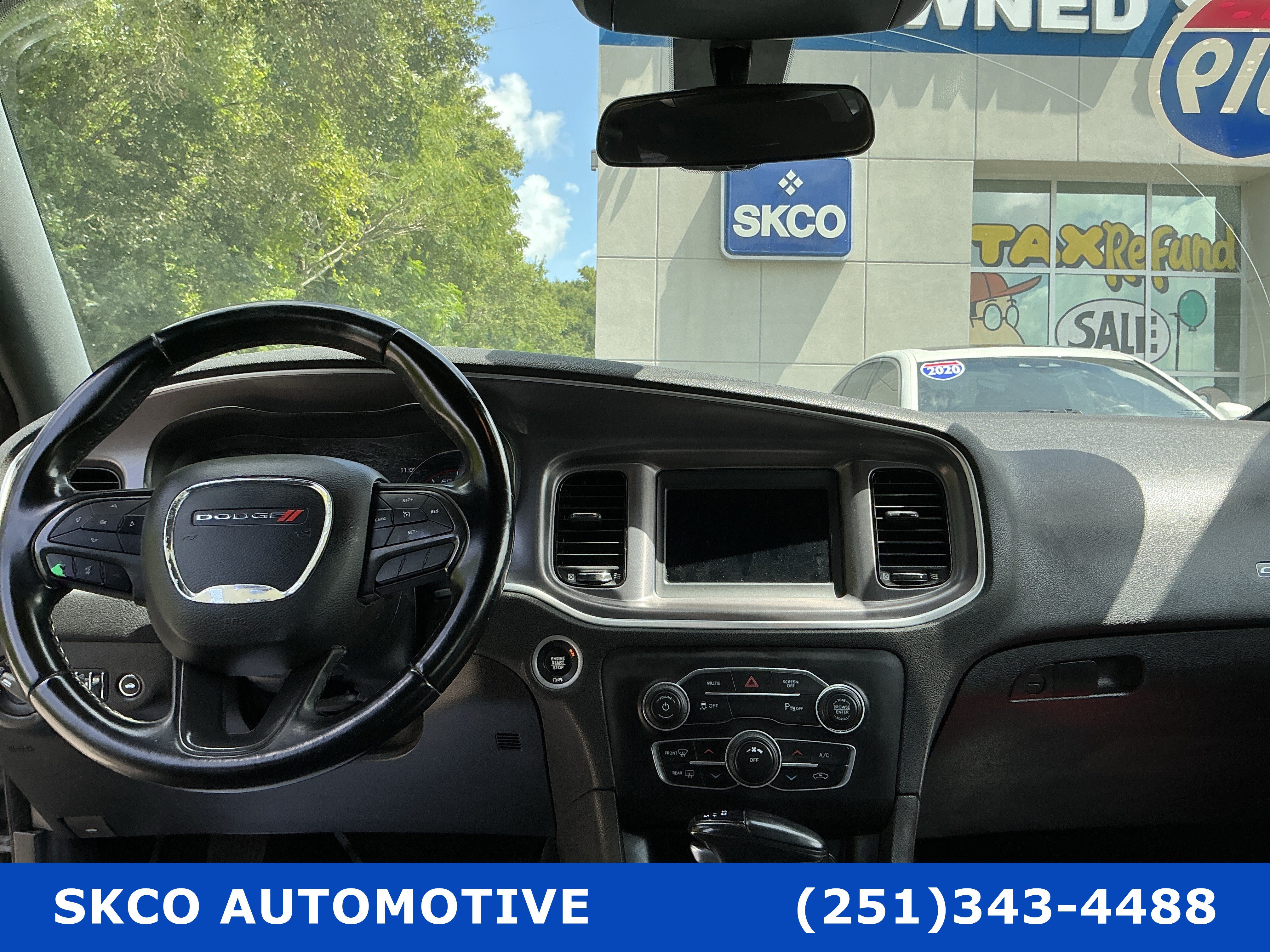 Used 2019 Dodge Charger SXT w/ Plus Group RWD image 15