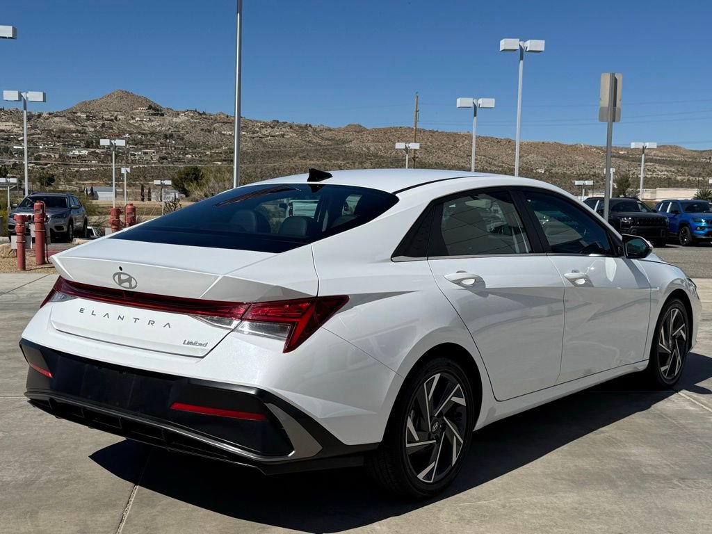 Used 2025 Hyundai Elantra Limited image 6