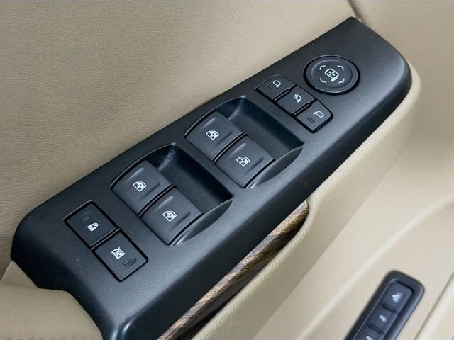 Used 2018 GMC Yukon SLT w/ Open Road Package RWD image 18