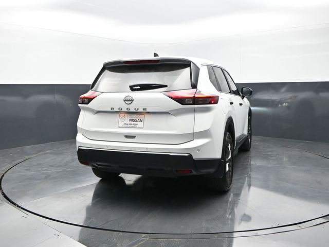 Used 2025 Nissan Rogue S FWD image 4