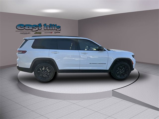 Certified 2024 Jeep Grand Cherokee L Altitude image 2