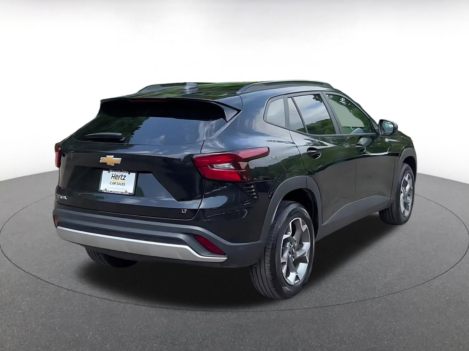 Used 2025 Chevrolet Trax LT FWD image 14