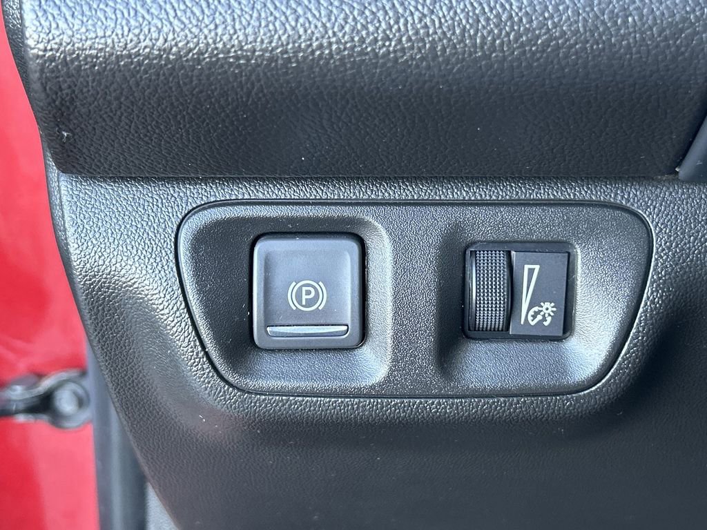 Used 2023 GMC Acadia SLE image 18