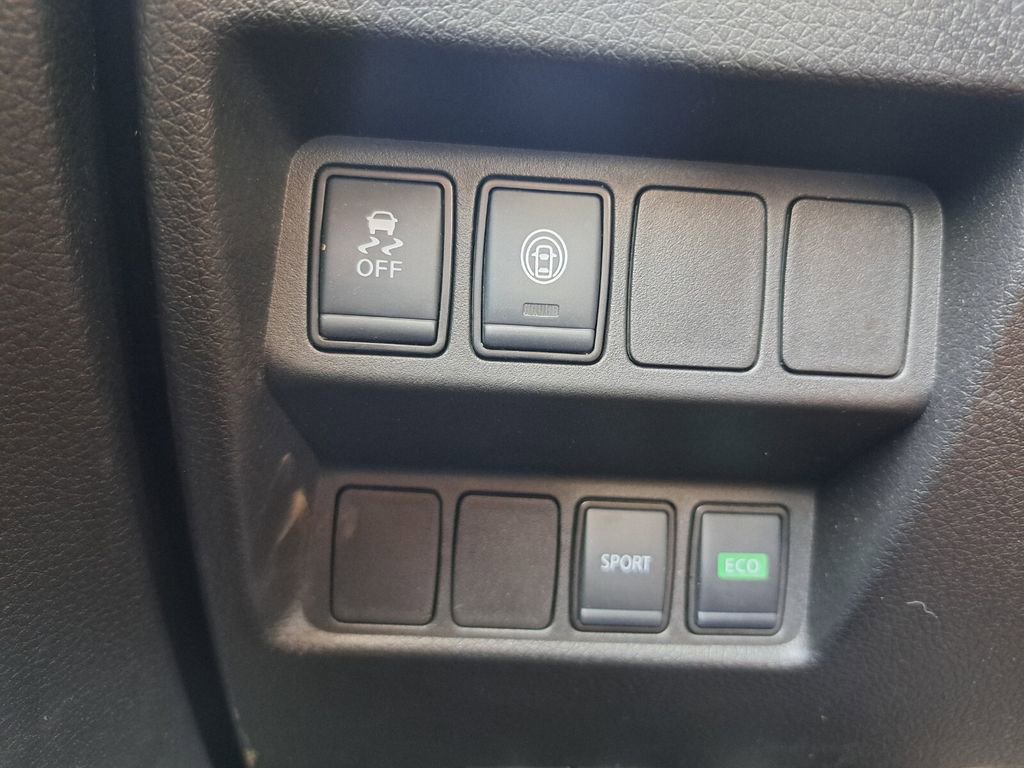 Used 2022 Nissan Rogue Sport S image 15