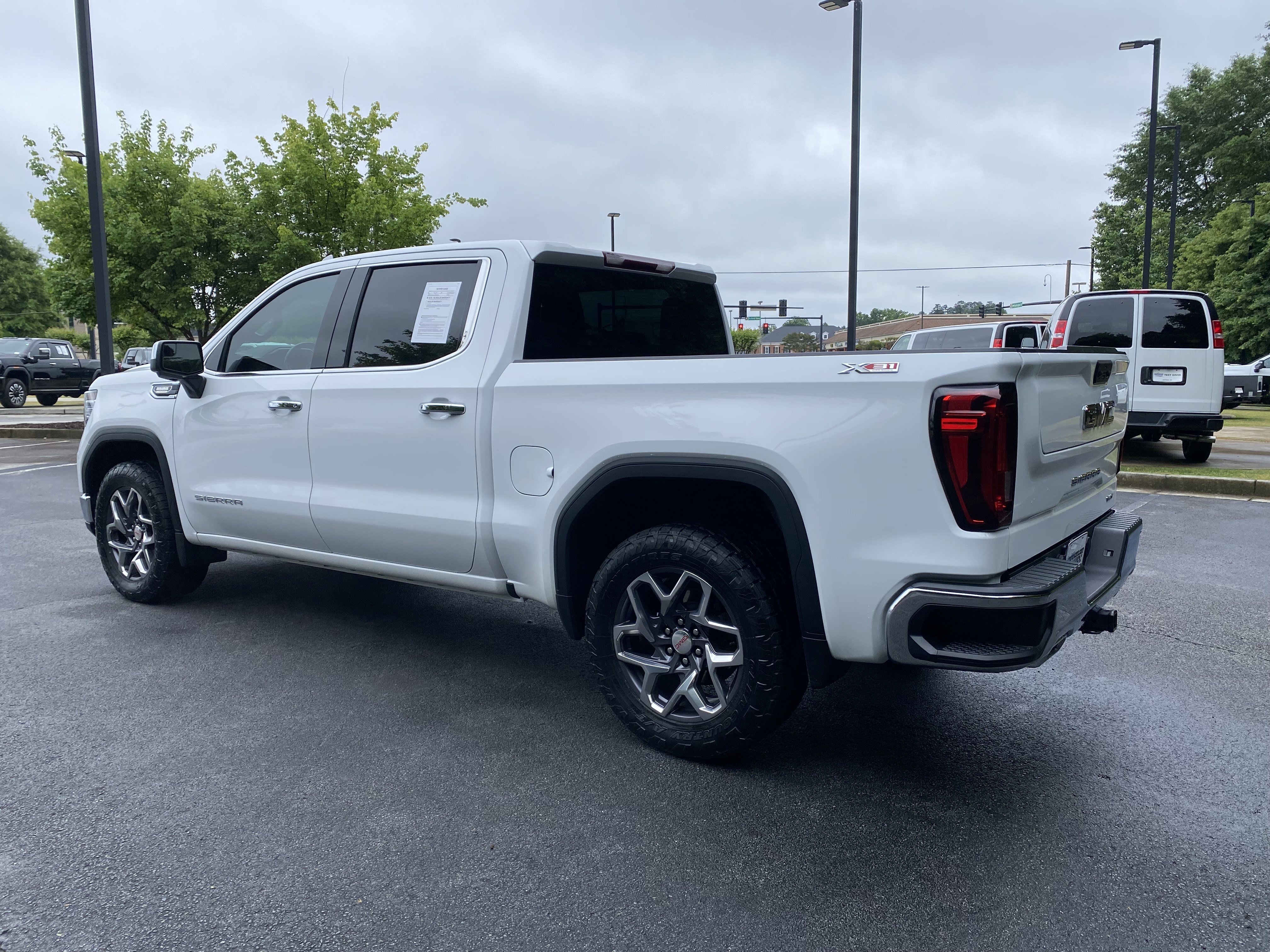 Used 2023 GMC Sierra 1500 SLT w/ SLT Premium Package AWD/4WD image 7