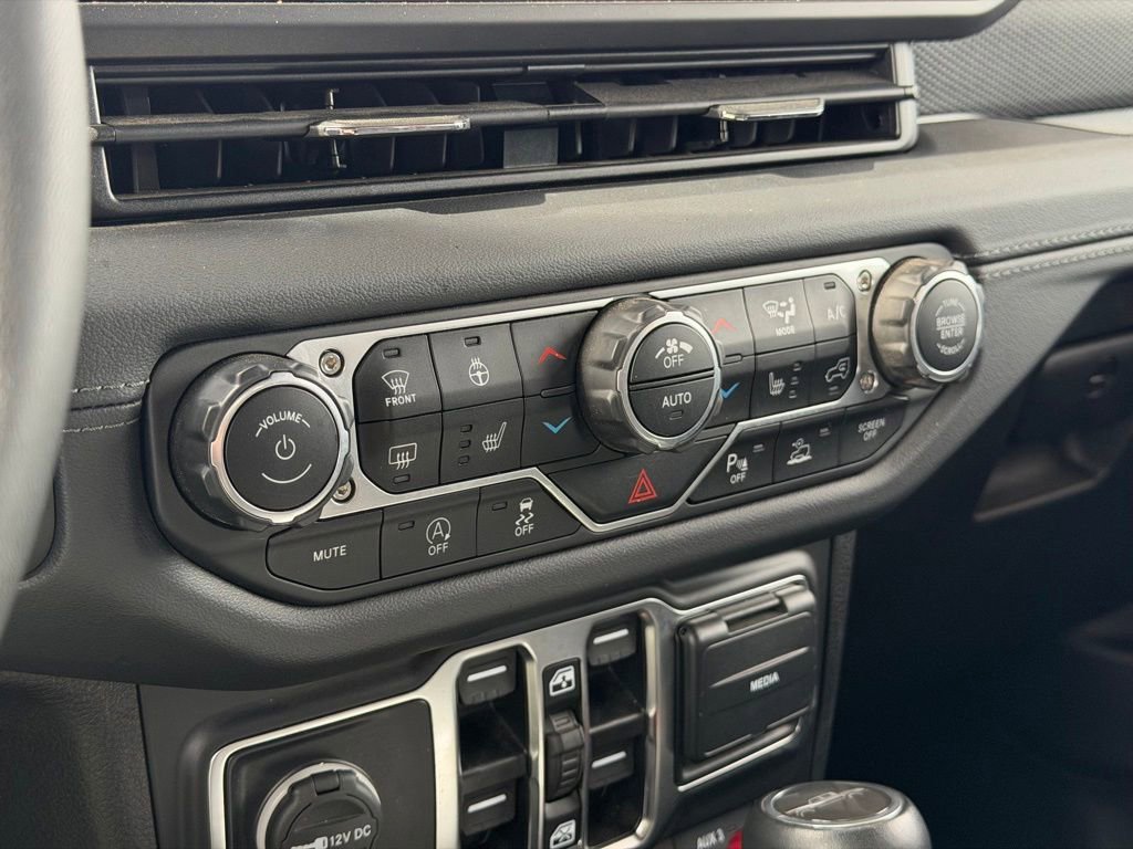 Used 2024 Jeep Gladiator Rubicon AWD/4WD image 23