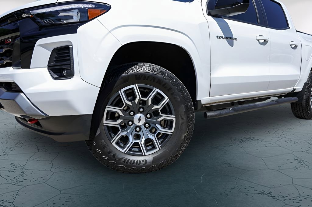 Used 2024 Chevrolet Colorado Z71 w/ Advanced Trailering Package AWD/4WD image 4